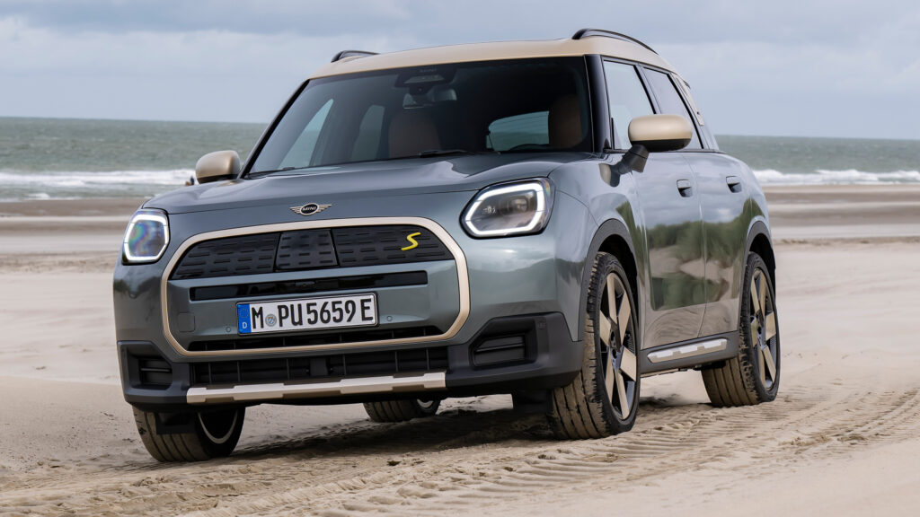  Mini’s 2025 Countryman SE ALL4 Is A Refined And Semi-Rugged EV