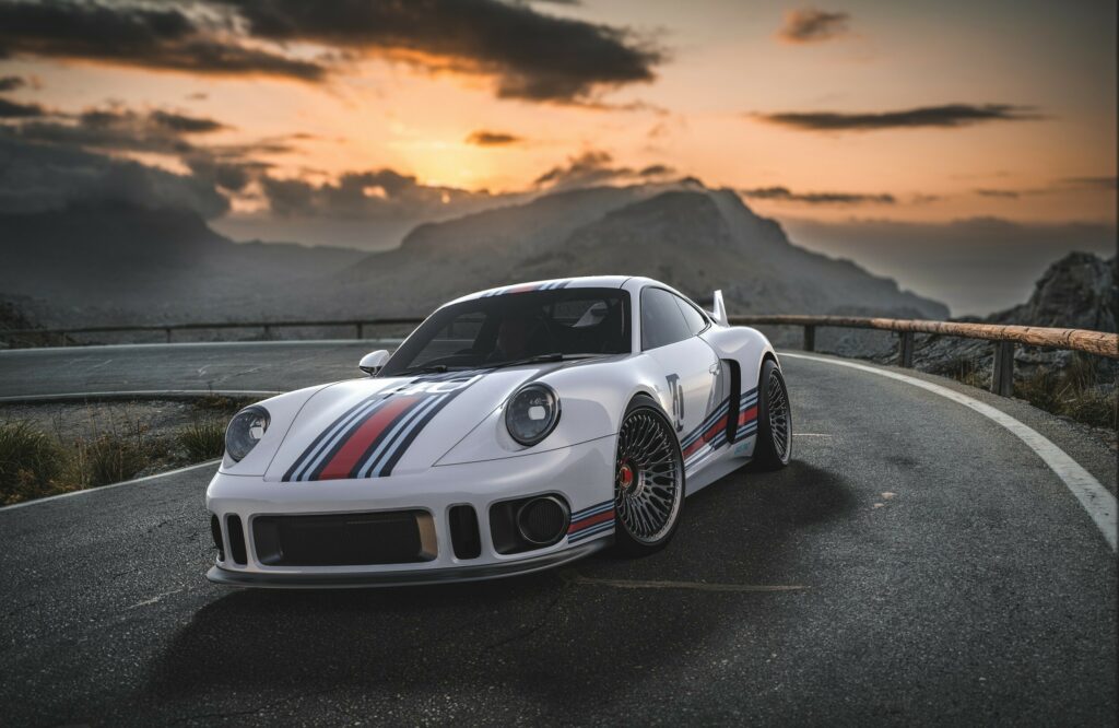 Rezvani RR1 Puts A Retro Racing Twist On The Porsche 911